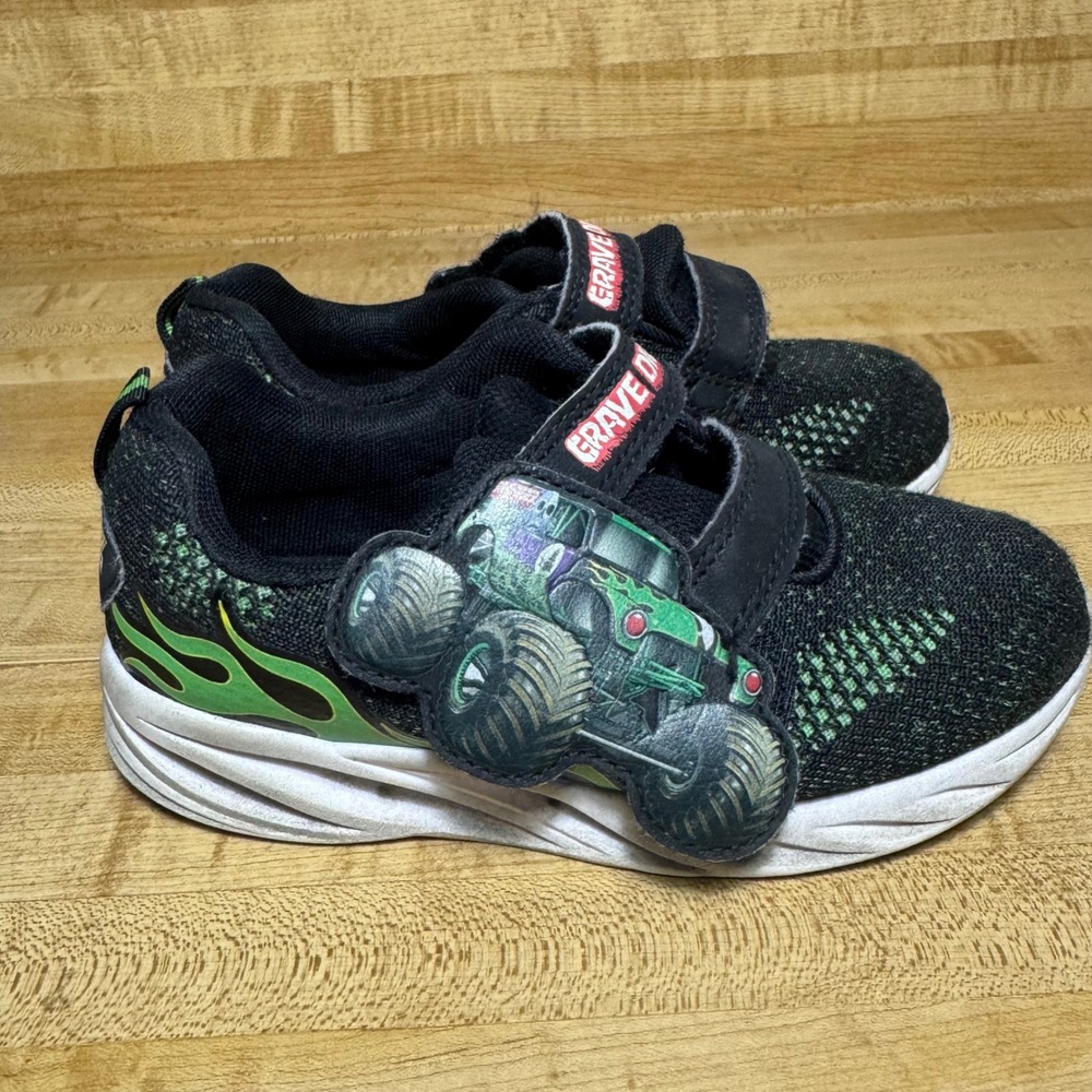 Monster Jam Grave Digger Kids Sneakers Black Green Flame Boys Size 12